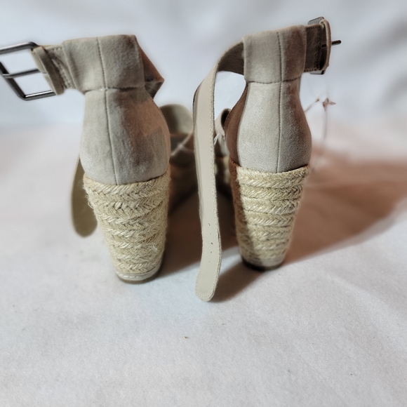 Women's Heels, Sandals, New size 9, By Universal Thread, Target. - Picture 4 of 8